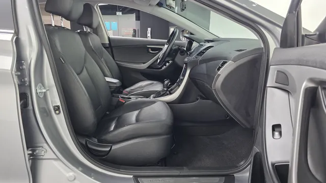 Hyundai Elantra (Avante)