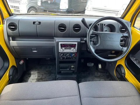 Daihatsu Naked