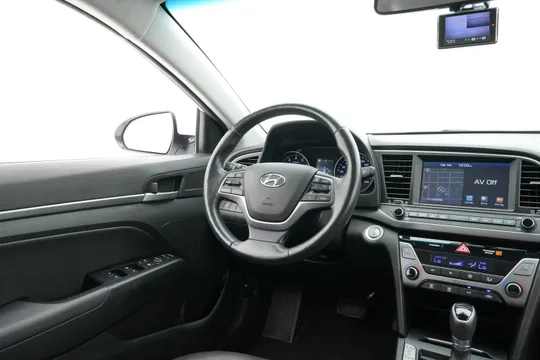 Hyundai Elantra (Avante)