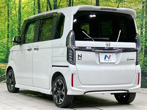 Honda N-BOX Custom