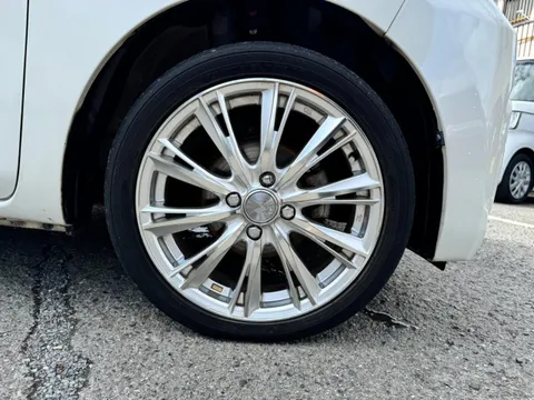 Toyota Pixis Mega