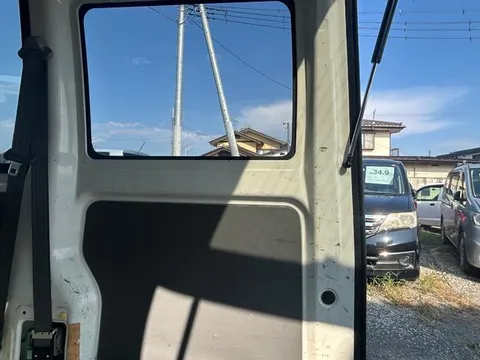 Nissan Clipper Van