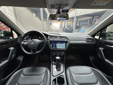 Volkswagen Tiguan L