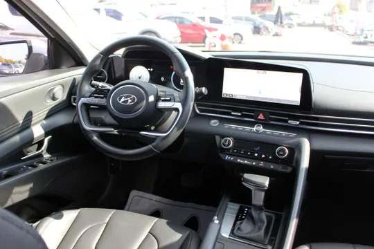 Hyundai Elantra (Avante)