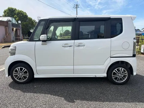 Honda N-BOX Custom