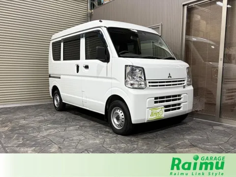 Mitsubishi Minicab Van