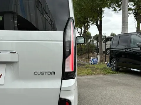 Honda N-BOX Custom