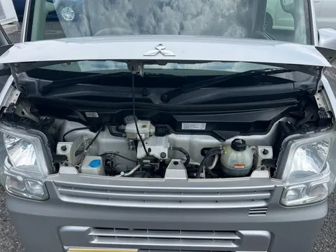 Mitsubishi Minicab Van