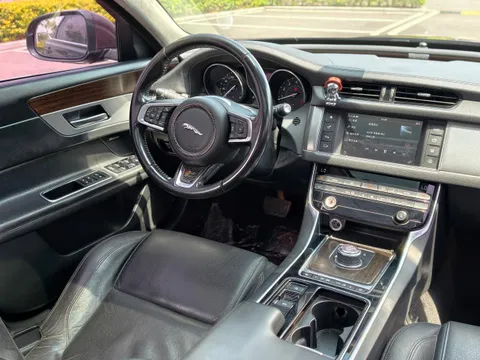 Jaguar XFL
