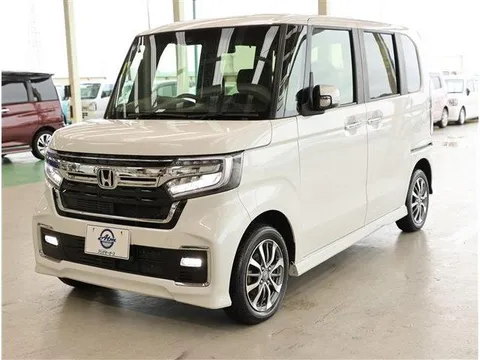 Honda N-BOX Custom
