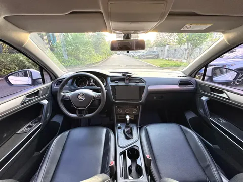 Volkswagen Tiguan L