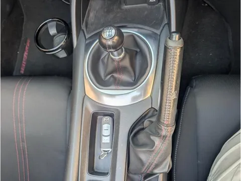 Mazda MX-5 (Roadster)