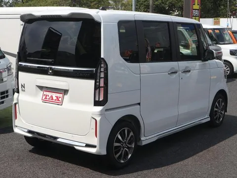 Honda N-BOX Custom