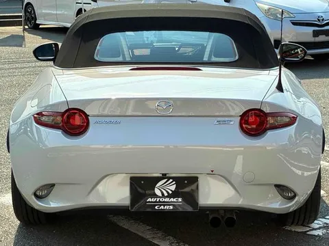 Mazda MX-5 (Roadster)