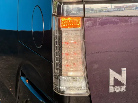 Honda N-BOX Custom