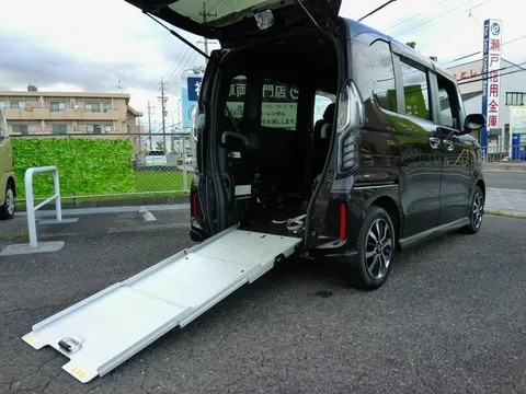Honda N-BOX Custom