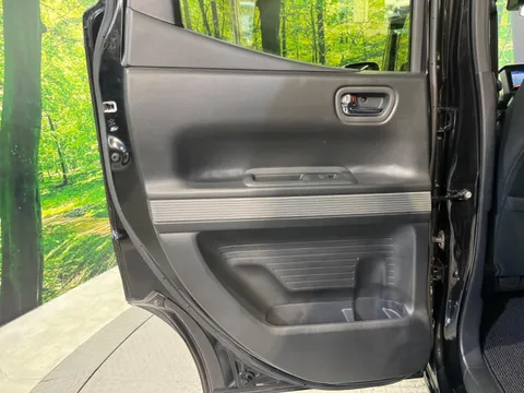 Honda N-BOX Slash