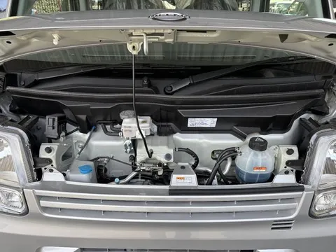 Nissan Clipper Van