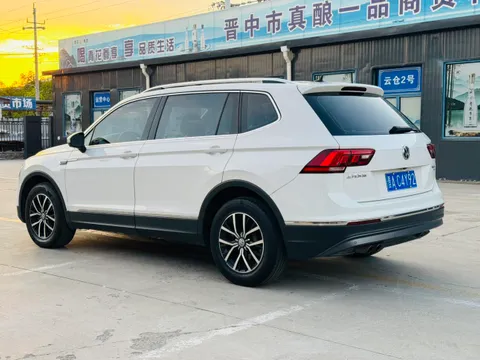 Volkswagen Tiguan L