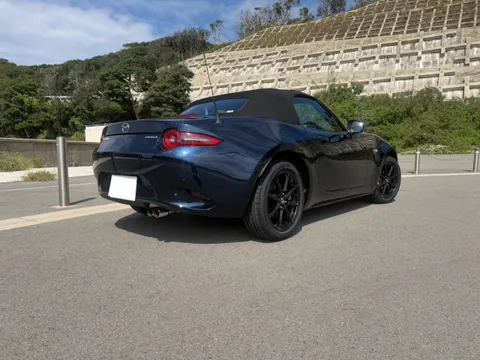 Mazda MX-5 (Roadster)