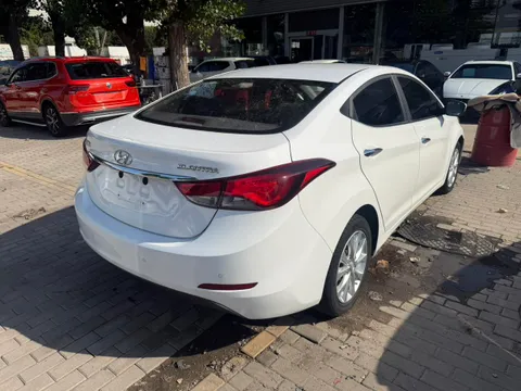 Hyundai Elantra (Avante)