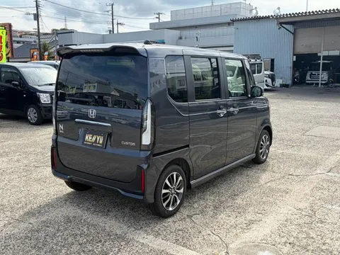 Honda N-BOX Custom