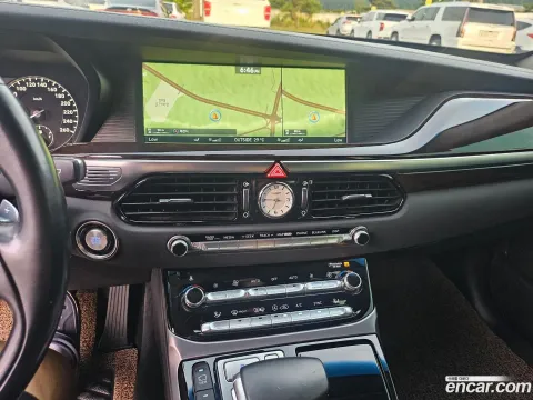 Genesis G90 (EQ900)