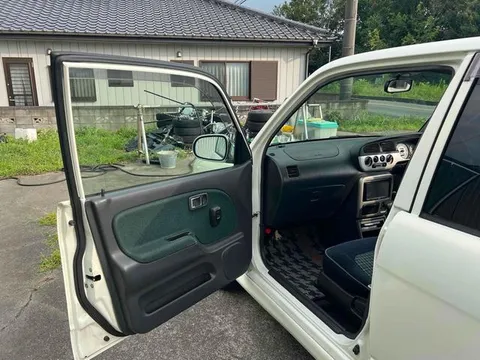 Daihatsu Mira Gino