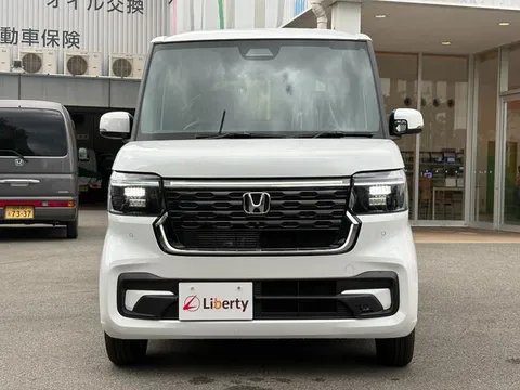 Honda N-BOX Custom