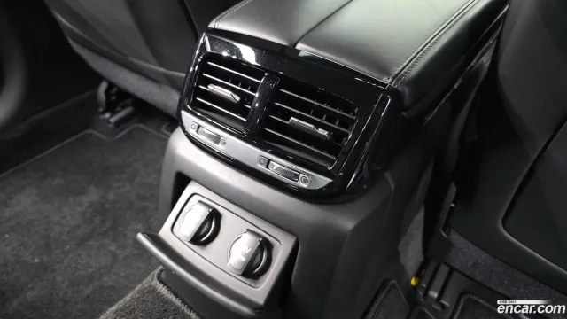 Genesis G90 (EQ900)