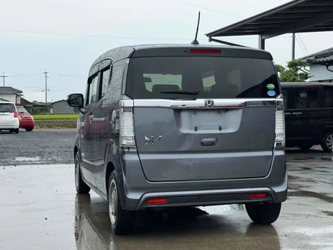 Honda N-BOX Slash