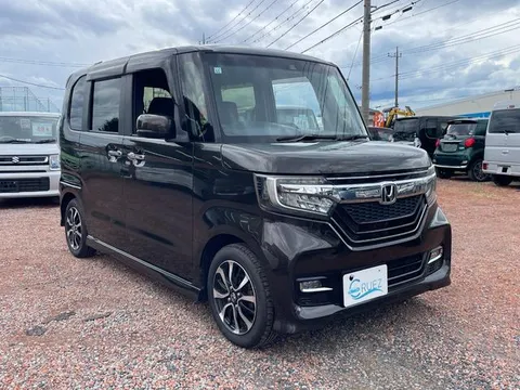 Honda N-BOX Custom