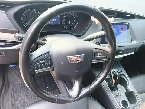 Cadillac XT4