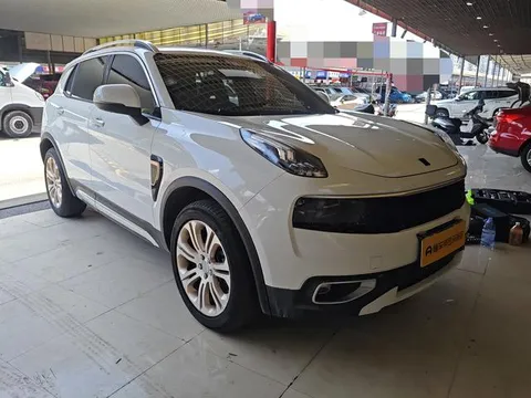 Lynk & Co 01