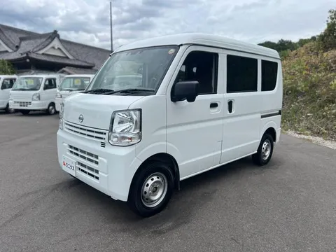 Nissan Clipper Van