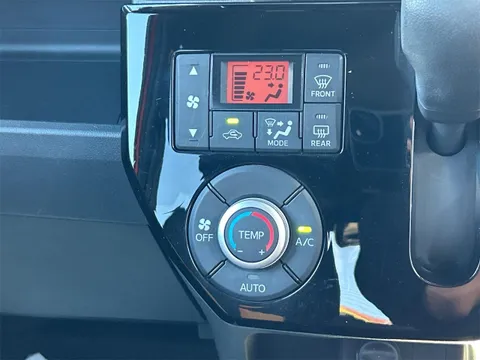 Toyota Pixis Mega