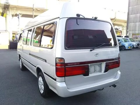 Toyota HiAce Wagon