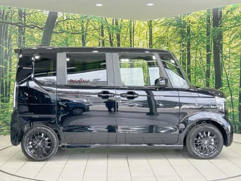 Honda N-BOX Custom