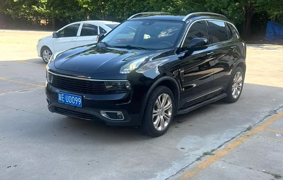 Lynk & Co 01