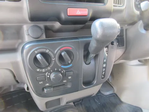 Mitsubishi Minicab Van