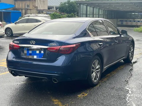 Infiniti Q50L