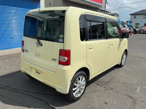 Toyota Pixis Space