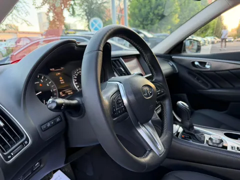 Infiniti Q50L