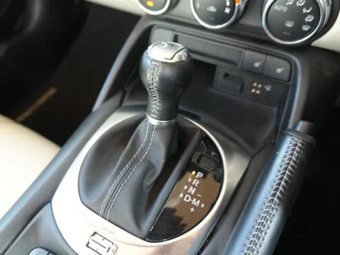 Mazda MX-5 (Roadster)