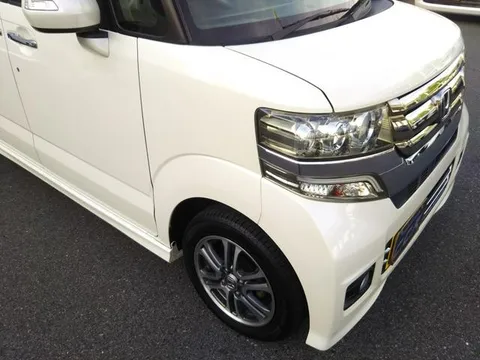 Honda N-BOX Custom