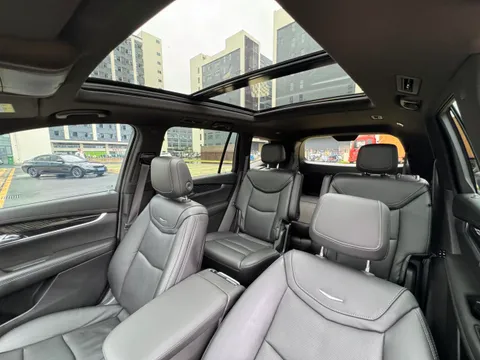 Cadillac XT6