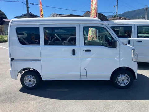 Mitsubishi Minicab Van