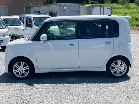 Toyota Pixis Space
