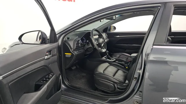 Hyundai Elantra (Avante)
