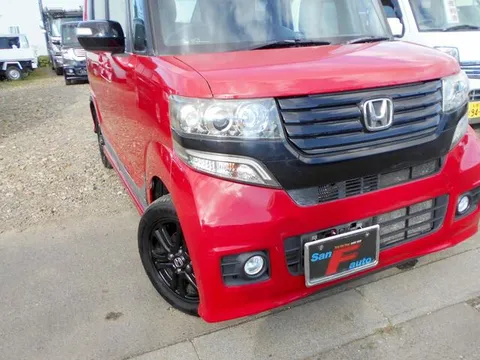 Honda N-BOX Custom